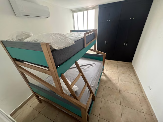 Cama Litera Moderna de Madera + 2 Colchones (Poco Uso)   - Imagen 8