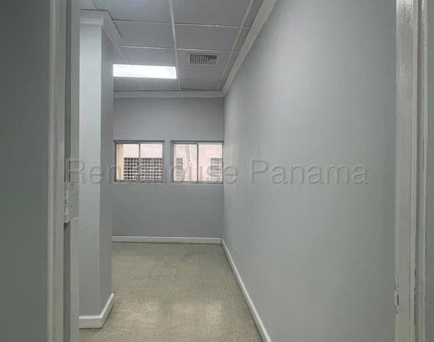 Se vende oficina remodelada en el íconico Edificio del centro Bancario en Obarrio - Imagen 19