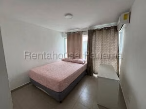 Venta de Apartamento en Parque Lefevre 27LGG2352