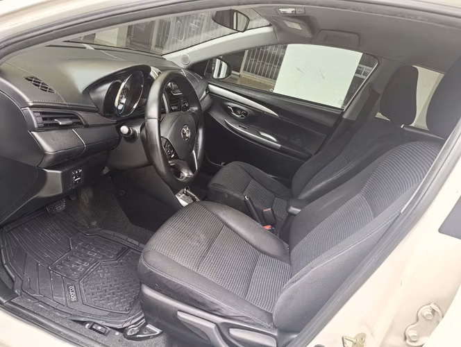 TOYOTA YARIS AUTOMATICO