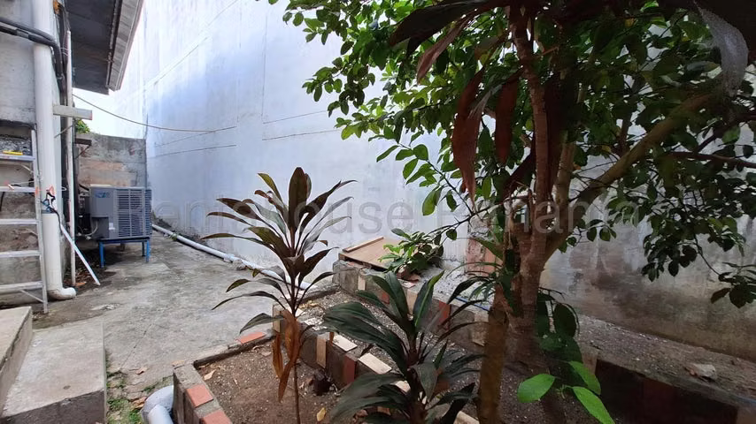Venta de Casa Comercial con zonificación RM3 - Imagen 6