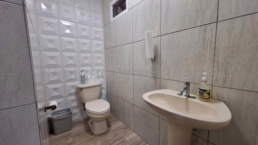 Venta de Casa Comercial con zonificación RM3 - Imagen 11