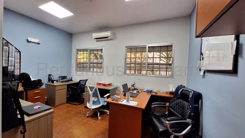 Venta de Casa Comercial con zonificación RM3 - Imagen 12
