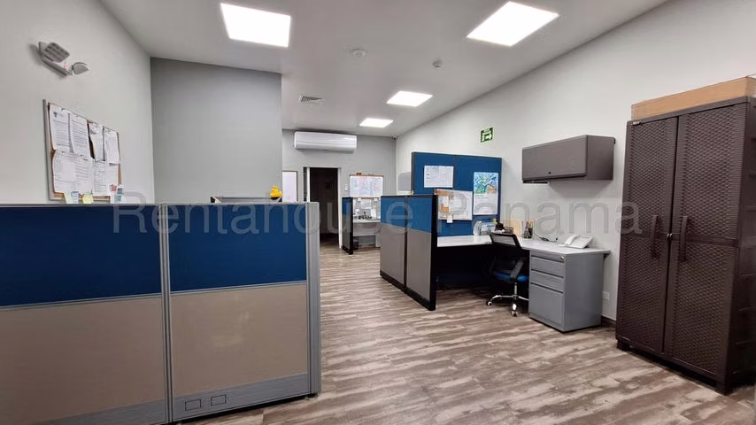 Venta de Casa Comercial con zonificación RM3 - Imagen 16
