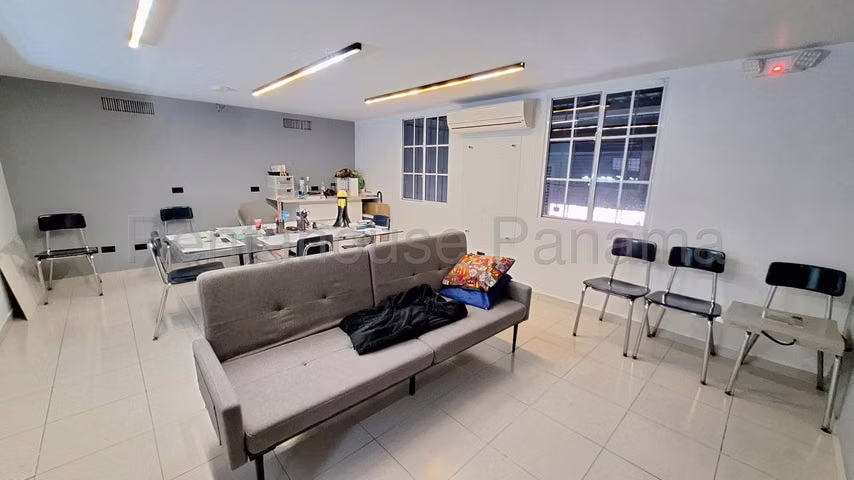 Venta de Casa Comercial con zonificación RM3 - Imagen 8