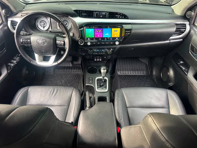 TOYOTA HILUX SRV AÑO 2023 AUTOMÁTICO FULL EXTRA MOTOR 2.8 DIESEL - Imagen 14