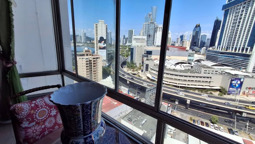 Ritz. 294mts 3r 3.5b den cbs 2est $275,000.00NEG - Imagen 3