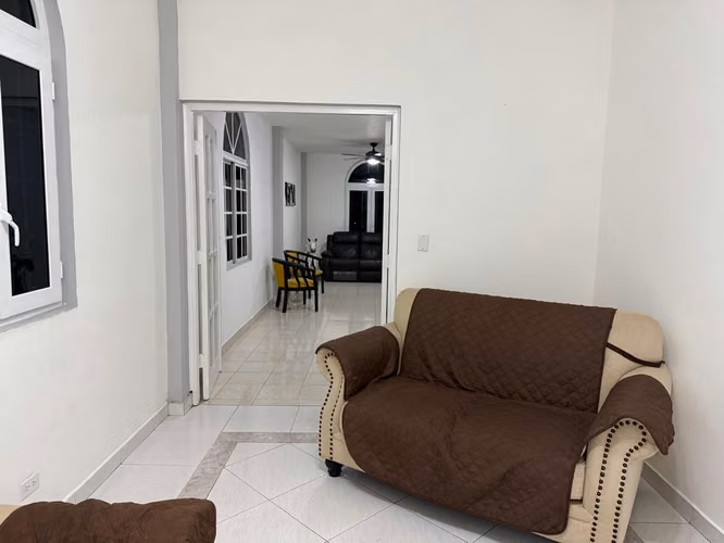 NC137 SE VENDE AMPLIA  Y ESPECTACULAR CASA EN ALTOS DE PANAMA - Imagen 3