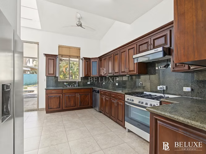 VENTA DE APARTAMENTO EN PH EMBASSY GARDENS, CLAYTON (6)