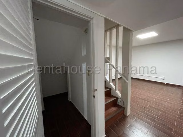 VENDO Casa en Clayton Son 2 Casas en 1, Comercial o Residencial 600m2  - Imagen 4