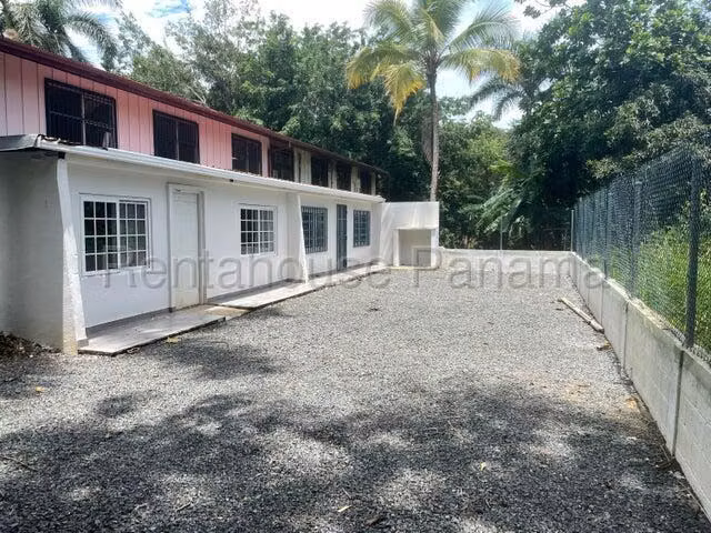 VENDO Casa en Clayton Son 2 Casas en 1, Comercial o Residencial 600m2  - Imagen 7