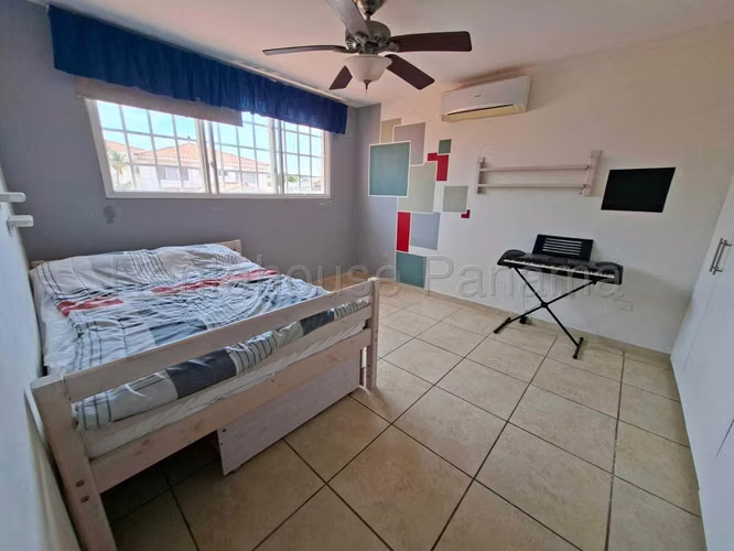 Vendo Casa de 249.40m2 en Brisas Del Golf Brisas Village 27-1465SRZ - Imagen 11
