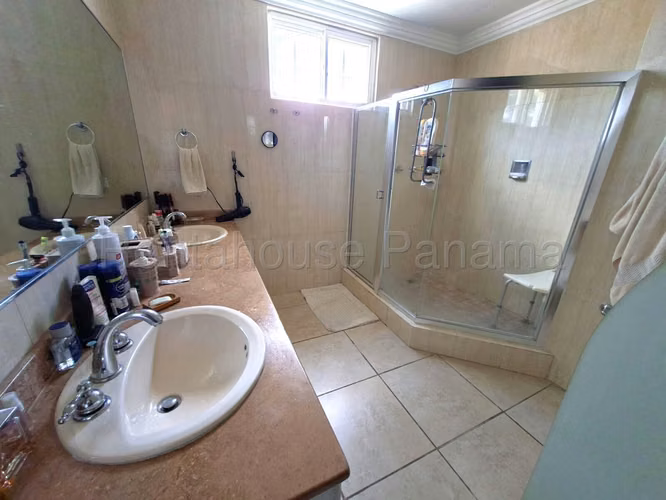 Vendo Casa de 249.40m2 en Brisas Del Golf Brisas Village 27-1465SRZ - Imagen 14