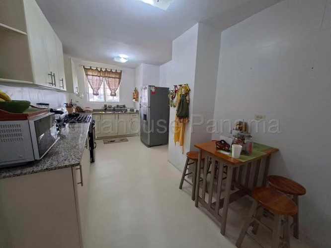 Vendo Casa de 249.40m2 en Brisas Del Golf Brisas Village 27-1465SRZ - Imagen 6
