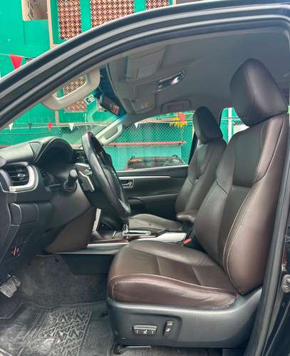 TOYOTA FORTUNER SRV AÑO 2018 AUTOMÁTICO FULL EXTRA 3.0 TURBO DIÉSEL 4X4