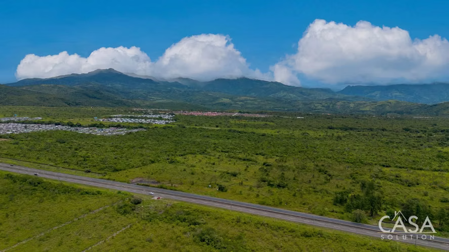 9,409 m² Lot for Sale in El Frances, Boquete with Main Road Access and Mountain Views