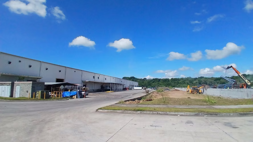 ALQUILO GALERAS EN PARQUE LOGISTICO VACAMONTE