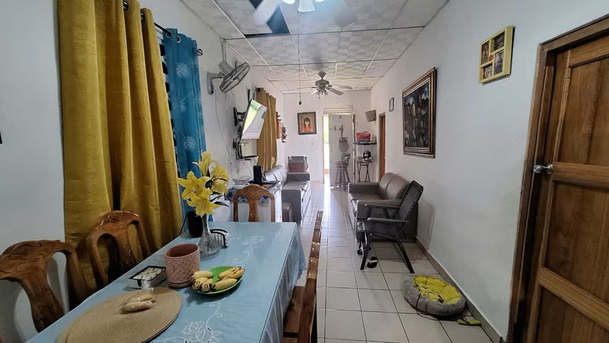 VENTA De Casa EXCELENTE UBICACION- La Chorrera -270 Mts2 