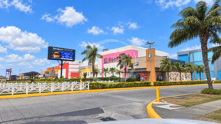 Venta Locales Comerciales Westland Mall 262.5m² Frente a Arrocha - Imagen 2