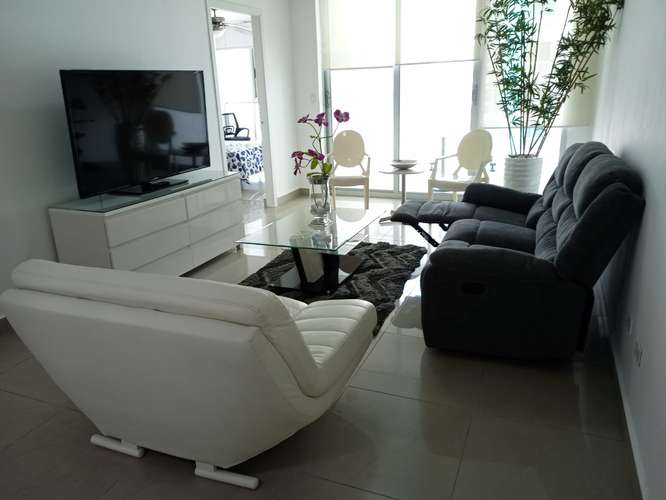 ALQUILER BELLO APARTAMENTO AMOBLADO EN PH BELLE VIEW – BELLA VISTA / AVENIDA BALBOA/ BEAUTIFUL FURNISHED APARTMENT - Imagen 1