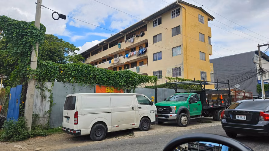 Terrenos en Venta | 2 Lotes de 750 m² (1,500 m² en total) | RM2C2 - Imagen 2