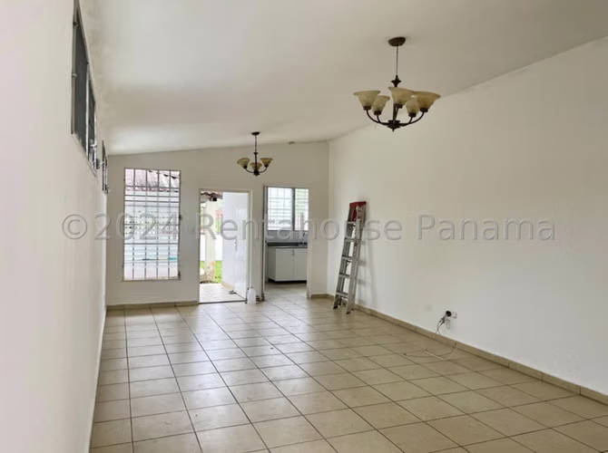 Casa de esquina en Brisas del Golf | Venta con opción a compra.        24mgo9711 - Imagen 3