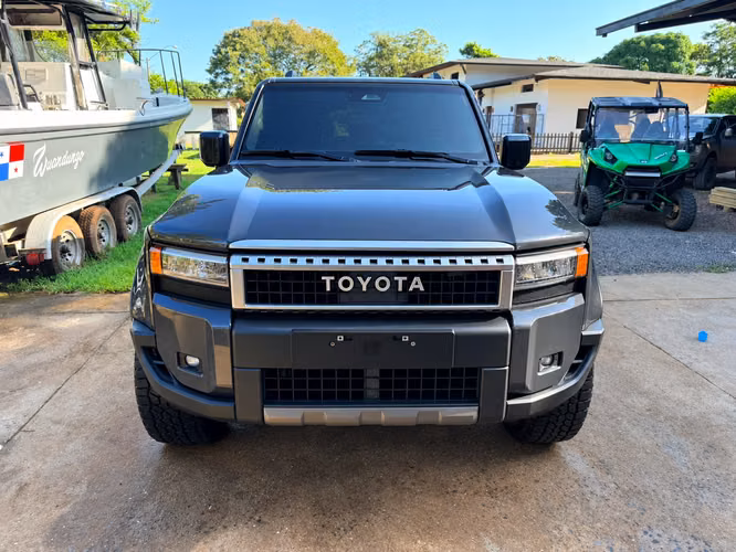 Toyota Land Cruiser Prado 2024 2.8L Turbo Diésel 4x4 - Imagen 3
