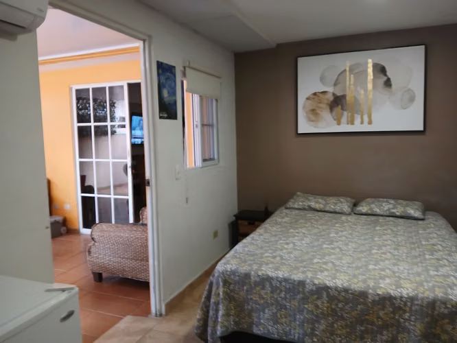 Room rental with independent entrance