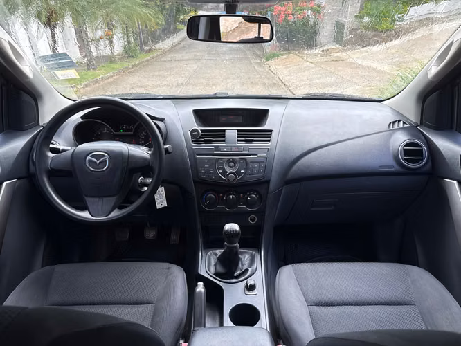Mazda BT-50 Manual Año 2020  - Imagen 3
