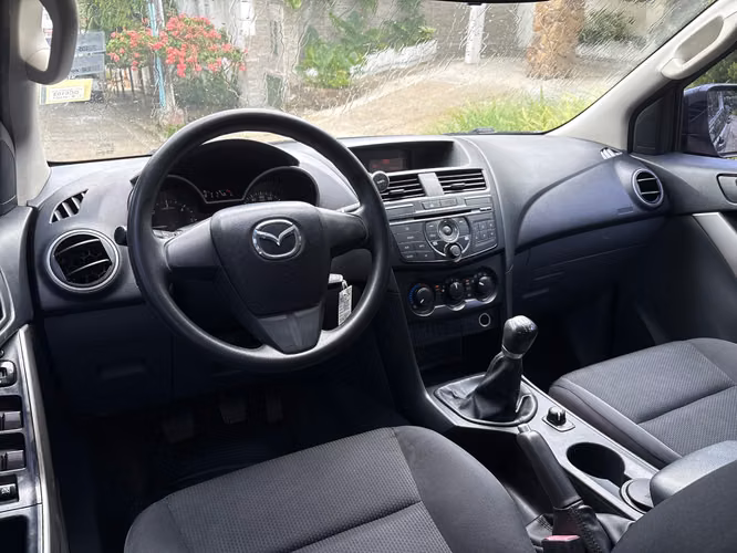Mazda BT-50 Manual Año 2020  - Imagen 4