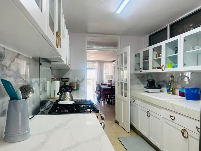 APARTAMENTO DE SEGUNDA A LA VENTA $160,000.00 , 147 M2 , UBICACION 12 DE OCTUBRE - Imagen 11