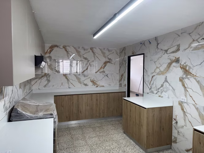 Obarrio | Amplio Apt. Remodelado de 201 m² | PH Florida | $1,400 - Imagen 3