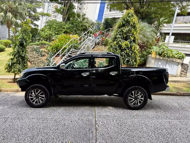 Nissan Frontier NP300 4x4 Manual XLE Año 2020 - Imagen 5