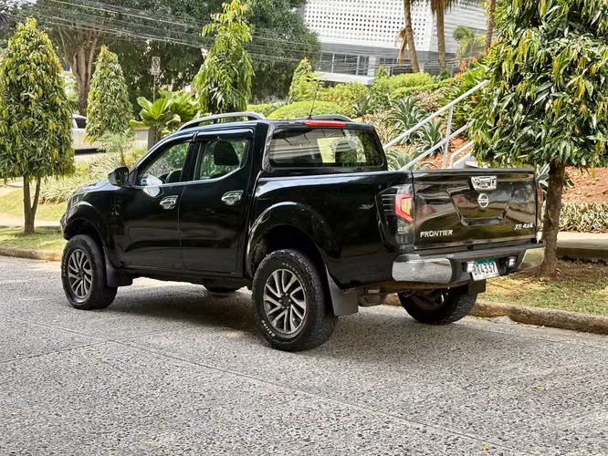 Nissan Frontier NP300 4x4 Manual XLE Año 2020 - Imagen 6