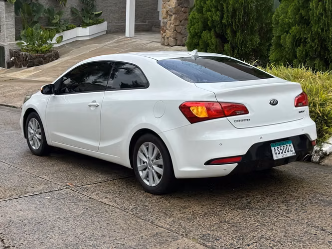 Kia Cerato Manual Año 2015  - Imagen 6