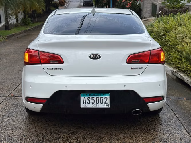 Kia Cerato Manual Año 2015  - Imagen 7