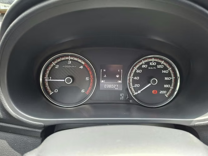 Mitsubishi L - Imagen 9
