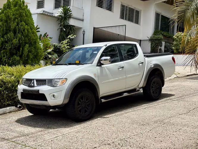 Mitsubishi L200 Sport 4x4 Automático 