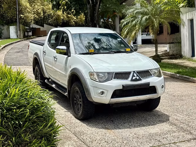 Mitsubishi L200 Sport 4x4 Automático 