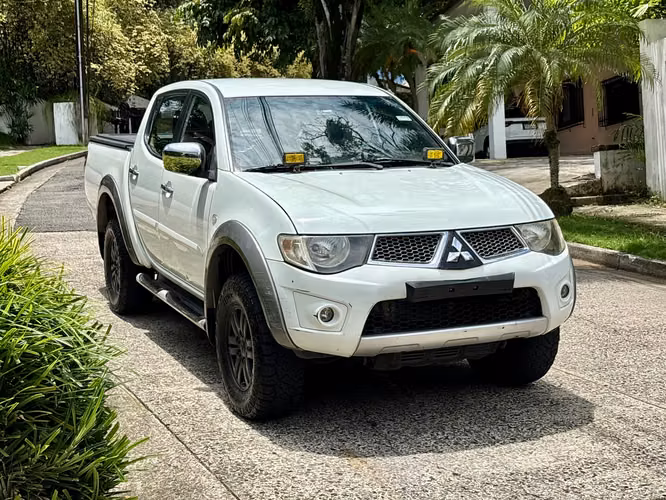 Mitsubishi L200 Sport 4x4 Automático 