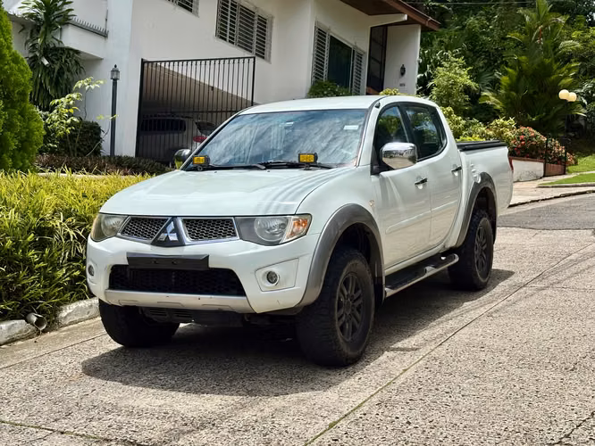 Mitsubishi L200 Sport 4x4 Automático 