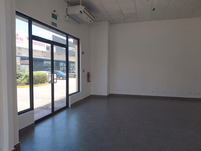 Alquiler de Local Comercial en Los Pueblos, Avenida Domingo Díaz (Vía Tocumen) - Imagen 4