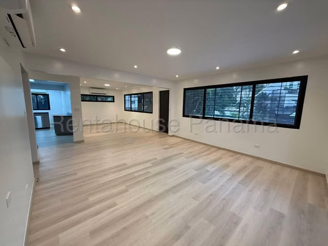 Se Alquila Oficina en Marbella MDV27-1323