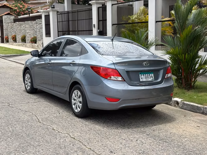 Hyundai Accent Automático Semi Full Año 2019 - Imagen 8