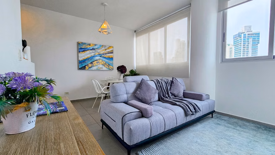 Apt Amoblado de 1 Habitación en Vía España - 49.30 m2