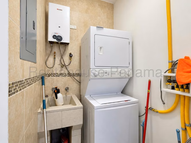 ALQUILER DE APARTAMENTO AMADOR HQ