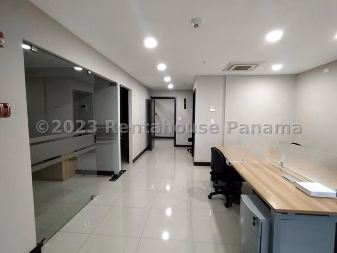 Vendo Oficina en Calle 50 LC27-2382