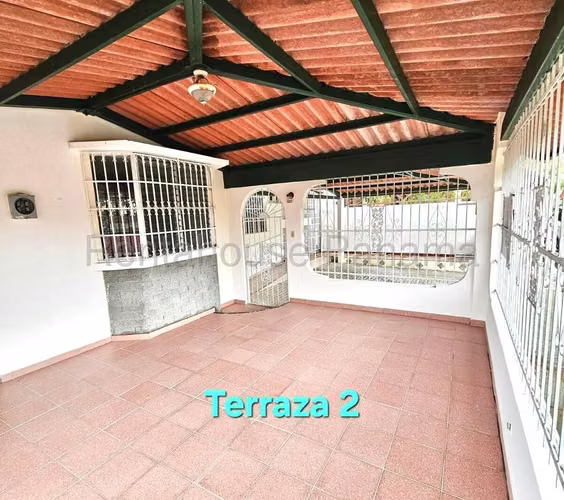Venta de Casa Remodelada en Villa Lucre 27*2032mfk - Imagen 10