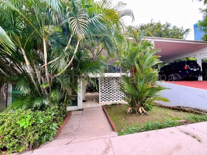Sale of House in San nFrancisco, Residencial Loma Alegre 27LGG2358