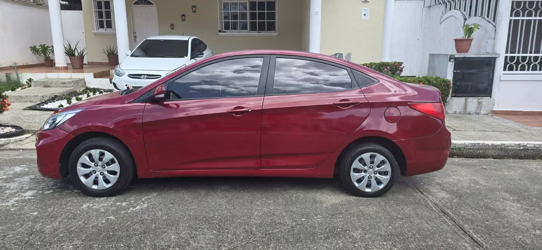 Alquiler de Hyundai Accent, Grandi10 desde $150 semanal - Imagen 3